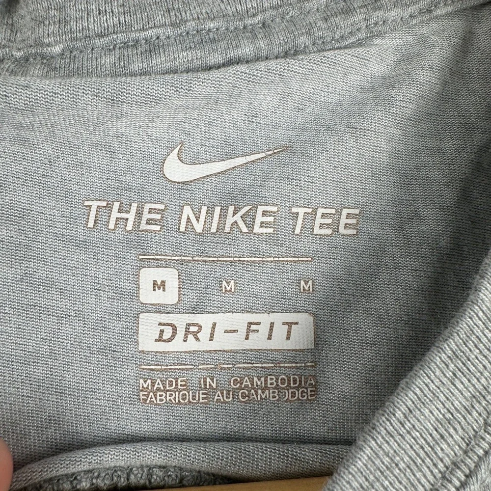 Nike Sleeveless Shirt Mens Medium The Nike Tee Gray Dri-FIT Graphic Swoosh
